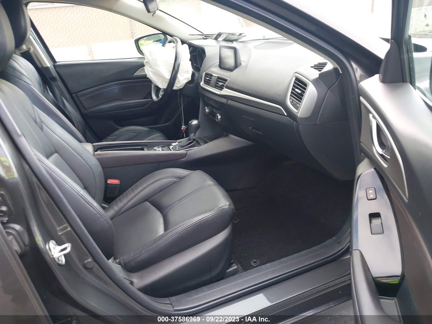 VIN 3MZBN1L34JM244932 2018 MAZDA MAZDA3 5-DOOR TOURING