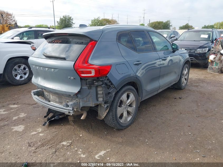 2021 VOLVO XC40 MOMENTUM YV4162UK7M2604629