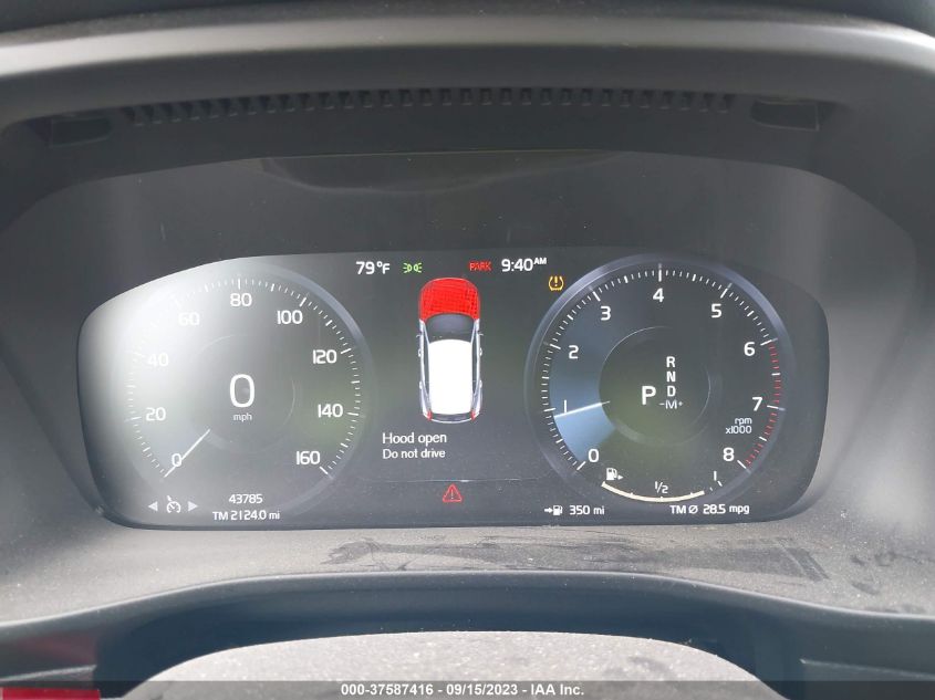 2021 VOLVO XC40 MOMENTUM YV4162UK7M2604629