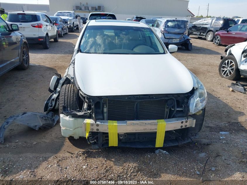 2015 INFINITI Q40 JN1CV6APXFM500183