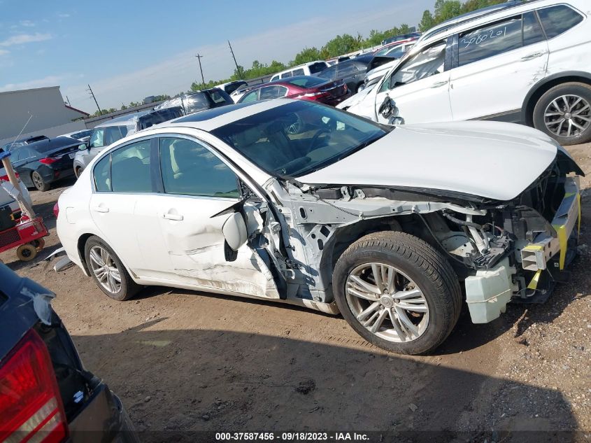 2015 INFINITI Q40 JN1CV6APXFM500183
