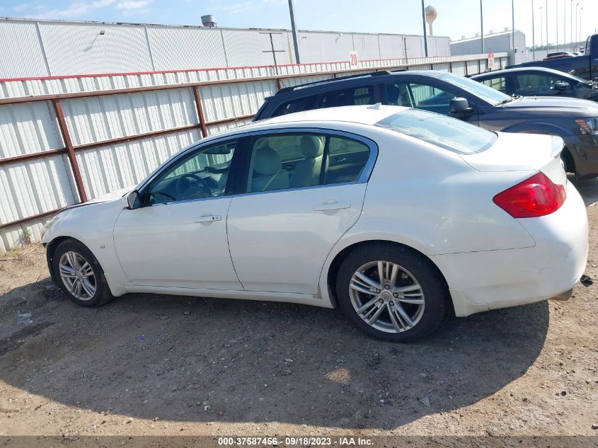 2015 INFINITI Q40 JN1CV6APXFM500183