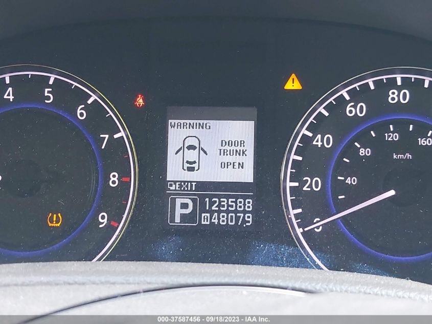 2015 INFINITI Q40 JN1CV6APXFM500183