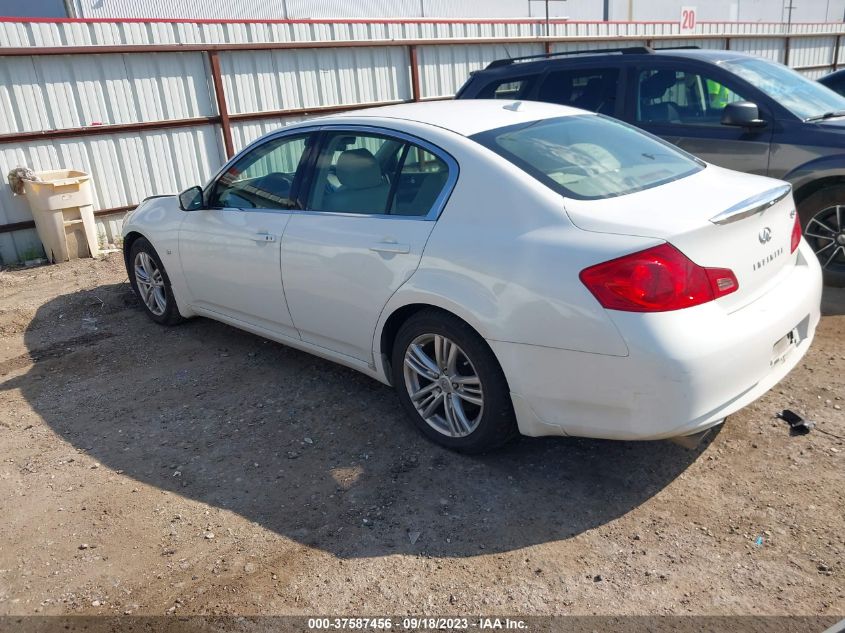 2015 INFINITI Q40 JN1CV6APXFM500183