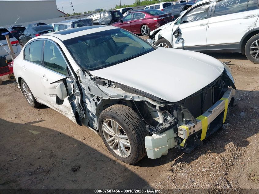 2015 INFINITI Q40 JN1CV6APXFM500183