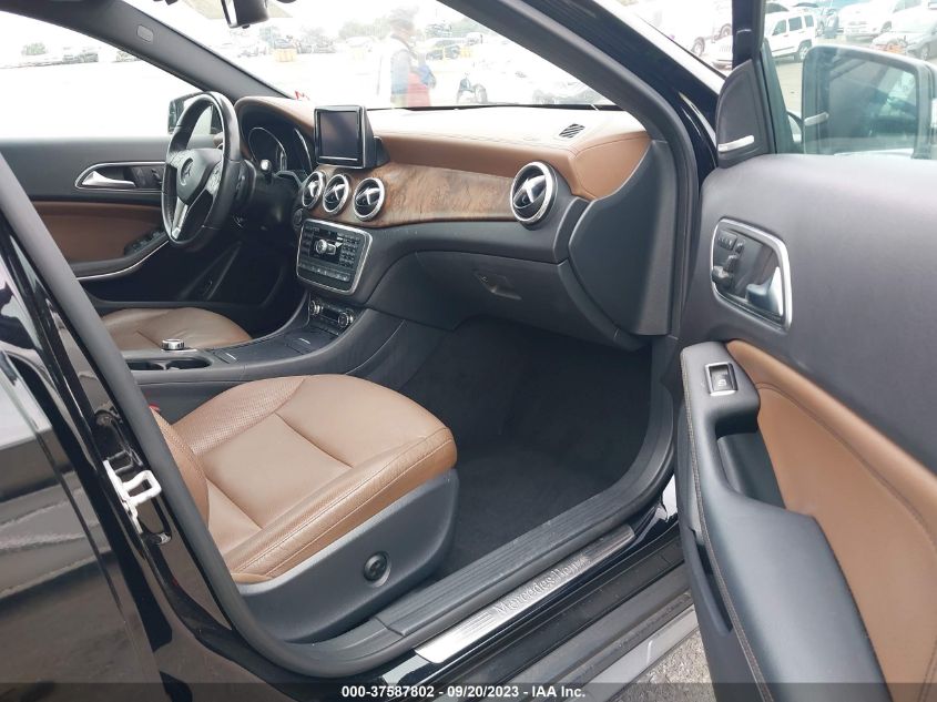 2015 MERCEDES-BENZ GLA-CLASS GLA 250 - WDCTG4GB9FJ135028