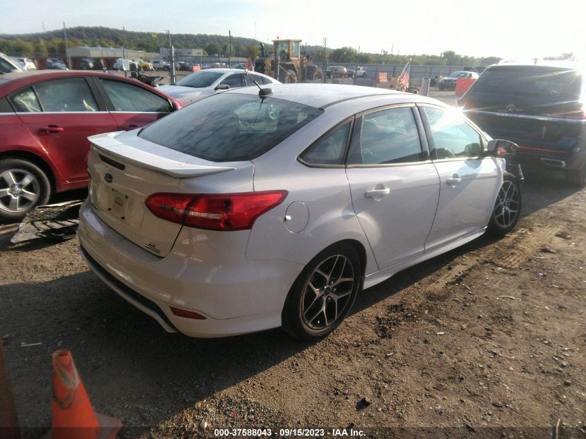 2015 FORD FOCUS SE - 1FADP3F25FL261256