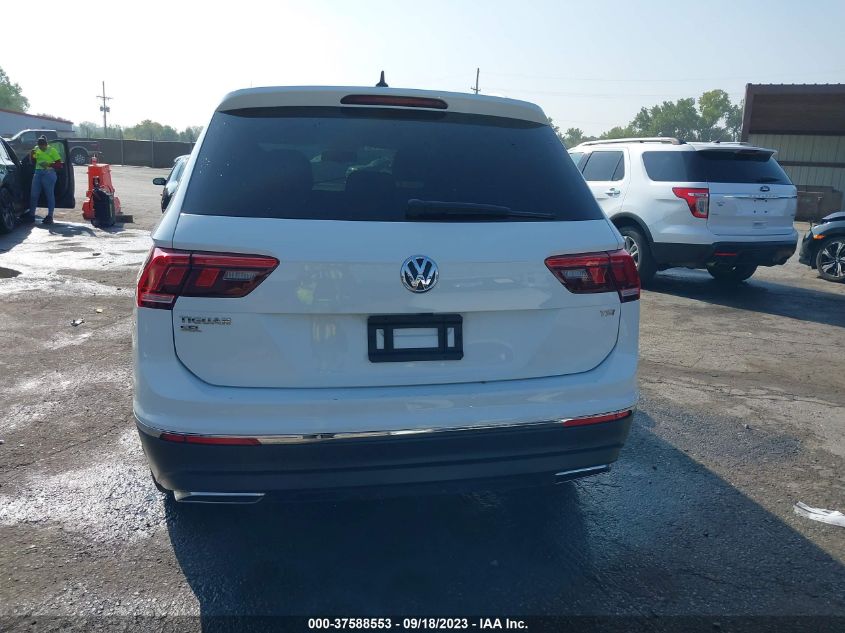 2018 VOLKSWAGEN TIGUAN SEL/SE - 3VV3B7AX9JM067045