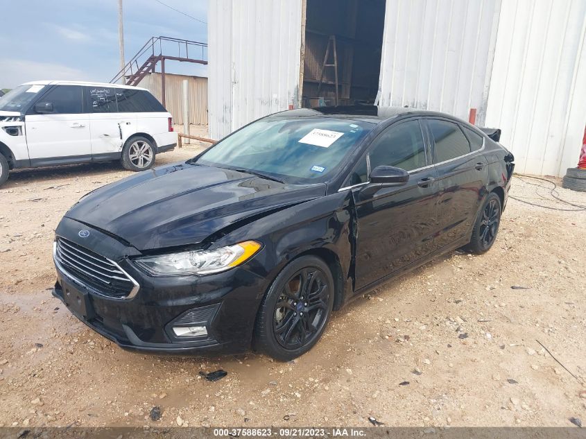 3FA6P0HD2LR233479 Ford Fusion SE 2