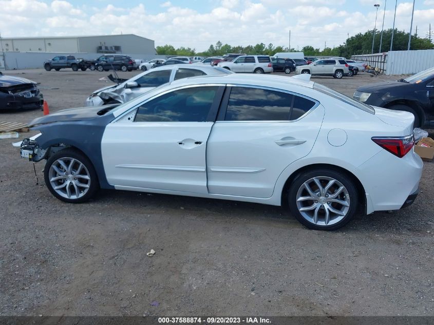 19UDE2F39NA003742 Acura ILX   15