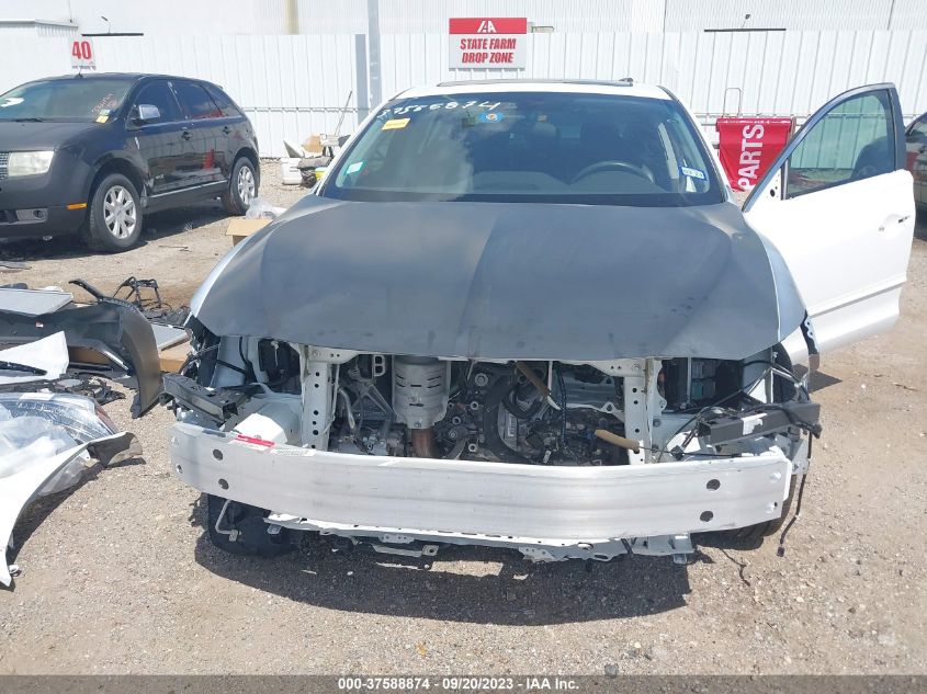 19UDE2F39NA003742 Acura ILX   6