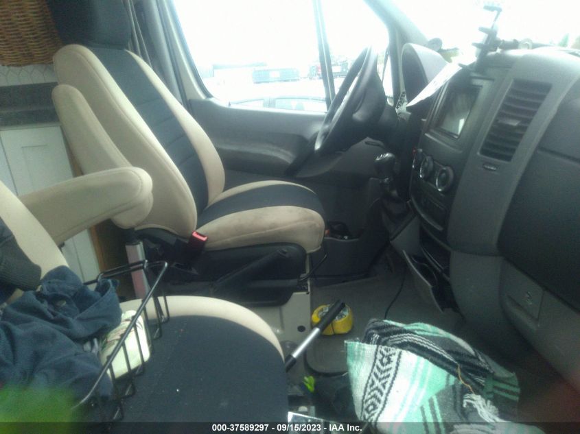 2016 MERCEDES-BENZ SPRINTER PASSENGER VANS - WDZPE7DD4GP299953