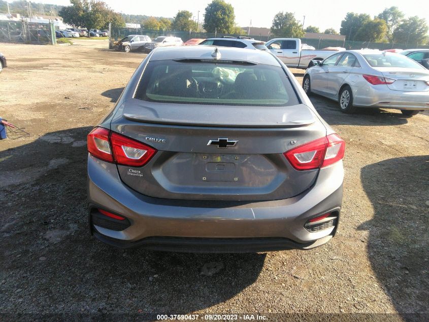 2018 CHEVROLET CRUZE LT - 1G1BE5SM5J7216158