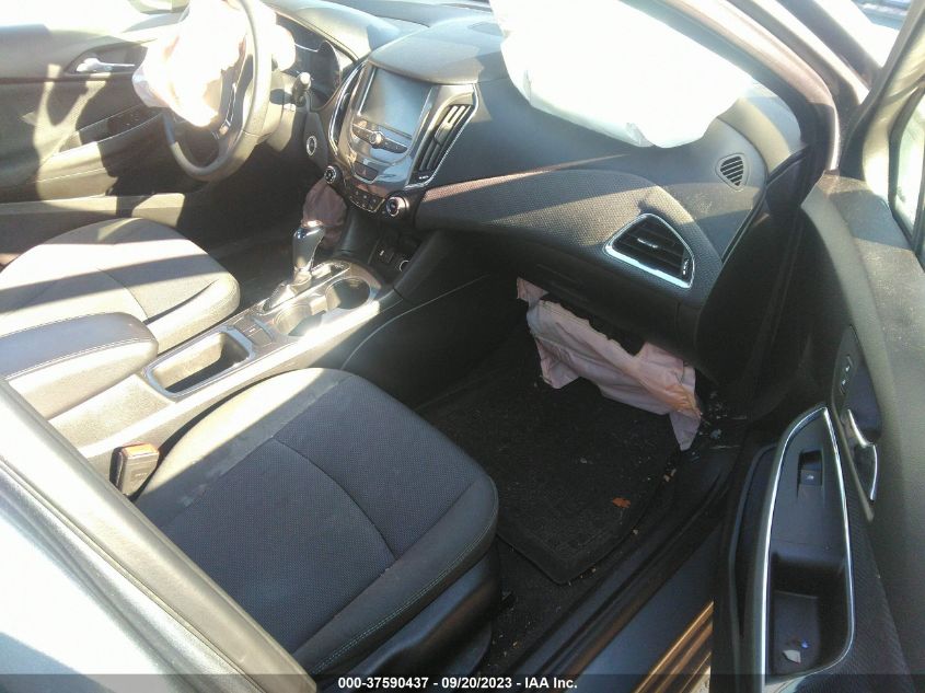 2018 CHEVROLET CRUZE LT - 1G1BE5SM5J7216158