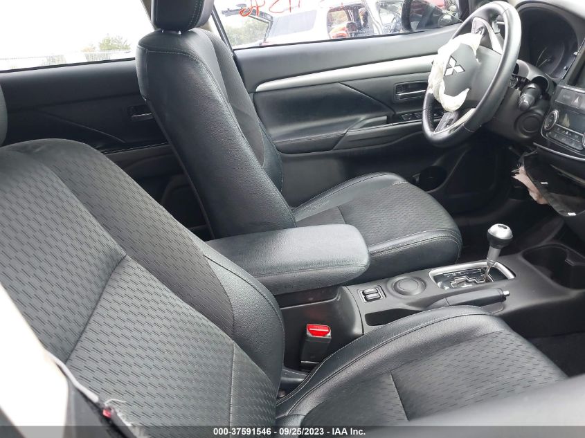 2015 MITSUBISHI OUTLANDER SE - JA4AD3A3XFZ013209