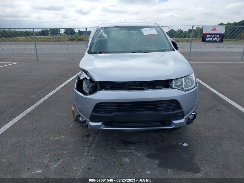 2015 MITSUBISHI OUTLANDER SE - JA4AD3A3XFZ013209