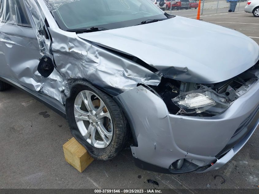2015 MITSUBISHI OUTLANDER SE - JA4AD3A3XFZ013209