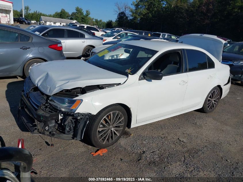 2016 VOLKSWAGEN JETTA SEDAN 1.8T SPORT - 3VWD17AJ0GM394697