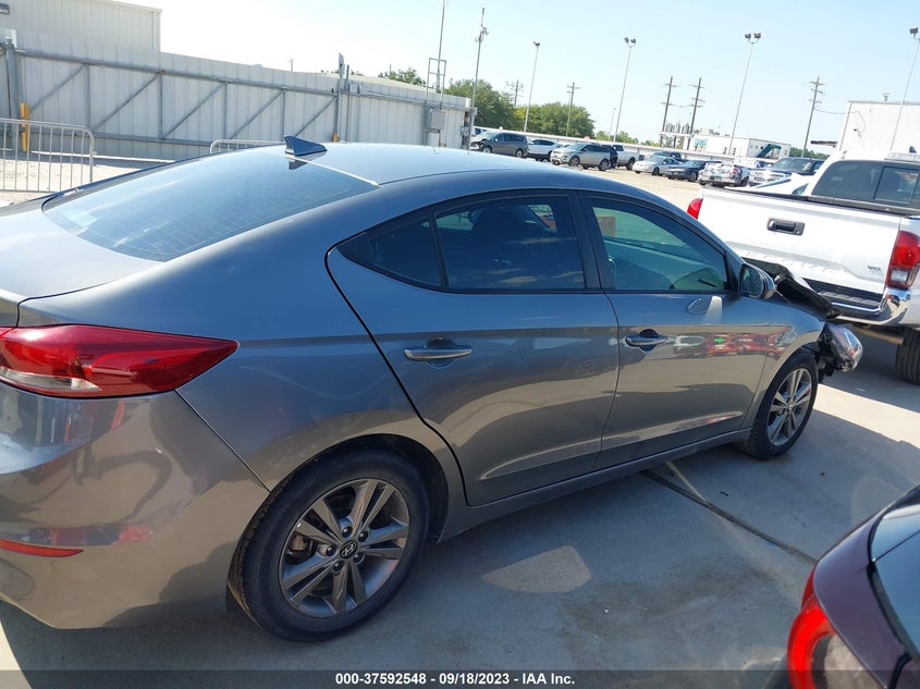VIN 5NPD84LF5JH245656 2018 HYUNDAI ELANTRA SEL