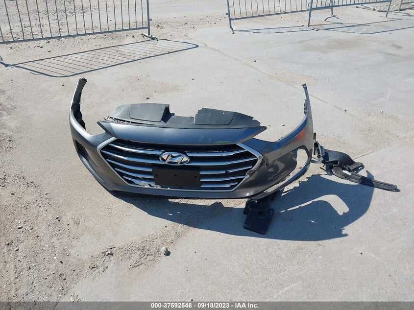 VIN 5NPD84LF5JH245656 2018 HYUNDAI ELANTRA SEL