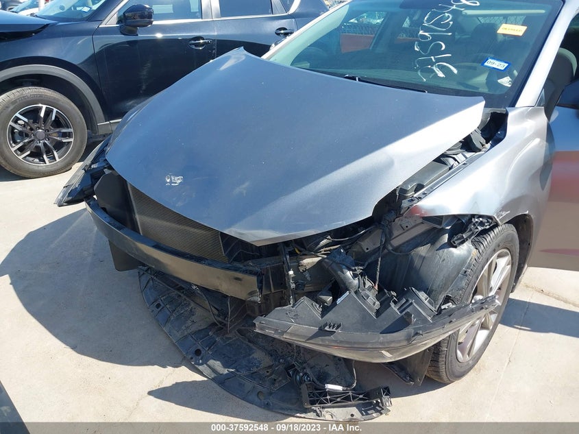VIN 5NPD84LF5JH245656 2018 HYUNDAI ELANTRA SEL