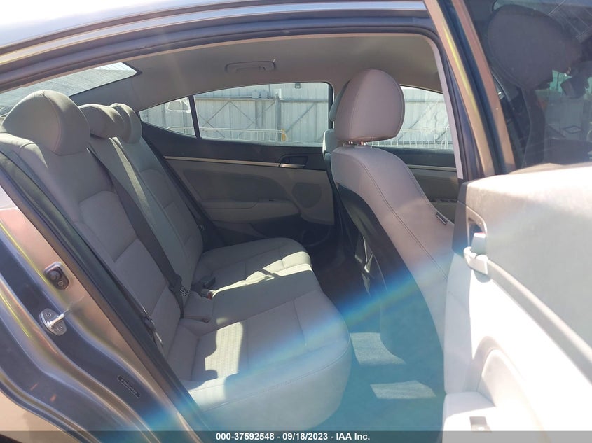 VIN 5NPD84LF5JH245656 2018 HYUNDAI ELANTRA SEL