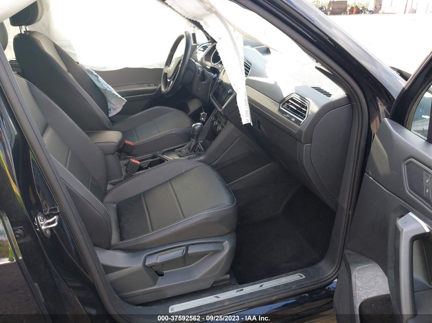 VIN 3VV3B7AX2MM125534 2021 VOLKSWAGEN TIGUAN SE/SE R-LINE BLACK/SEL