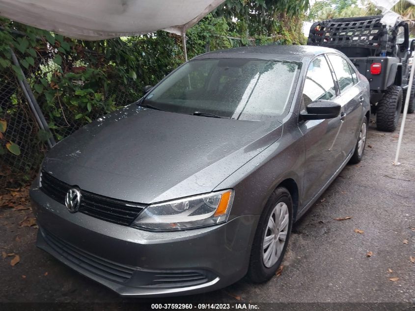 2014 VOLKSWAGEN JETTA SEDAN S - 3VW2K7AJ9EM429853