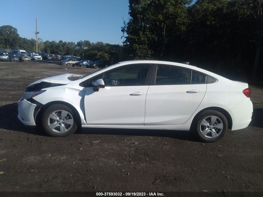 VIN 1G1BC5SM2J7188213 2018 CHEVROLET CRUZE LS