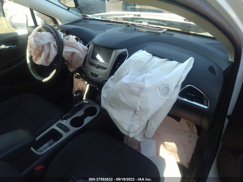 VIN 1G1BC5SM2J7188213 2018 CHEVROLET CRUZE LS