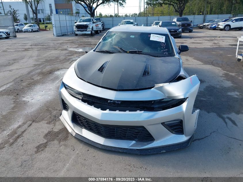 2018 CHEVROLET CAMARO SS - 1G1FE1R70J0162111