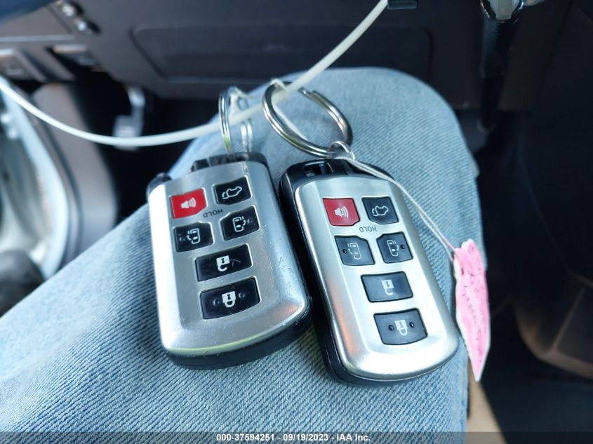 2015 TOYOTA SIENNA XLE/XLE AAS/LTD - 5TDYK3DC2FS631762