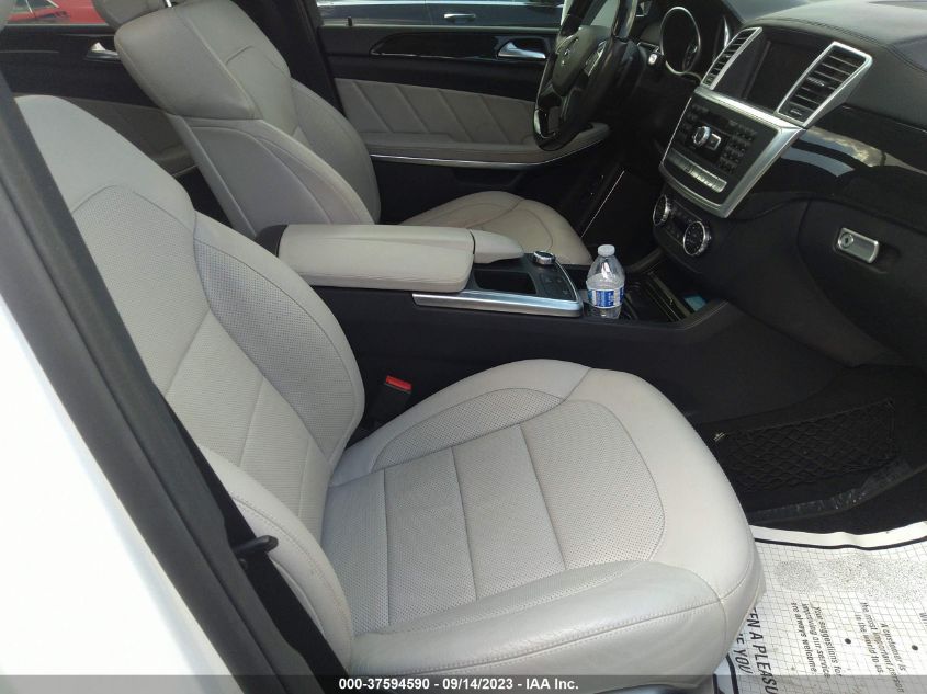 2015 MERCEDES-BENZ GL-CLASS GL 550 4JGDF7DE7FA547005