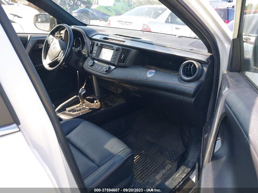 VIN JTMJFREV0HD219959 2017 TOYOTA RAV4 SE