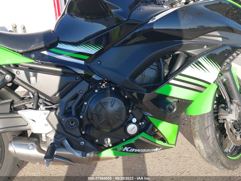 VIN JKAEXEK15HDA01201 2017 KAWASAKI EX650 F