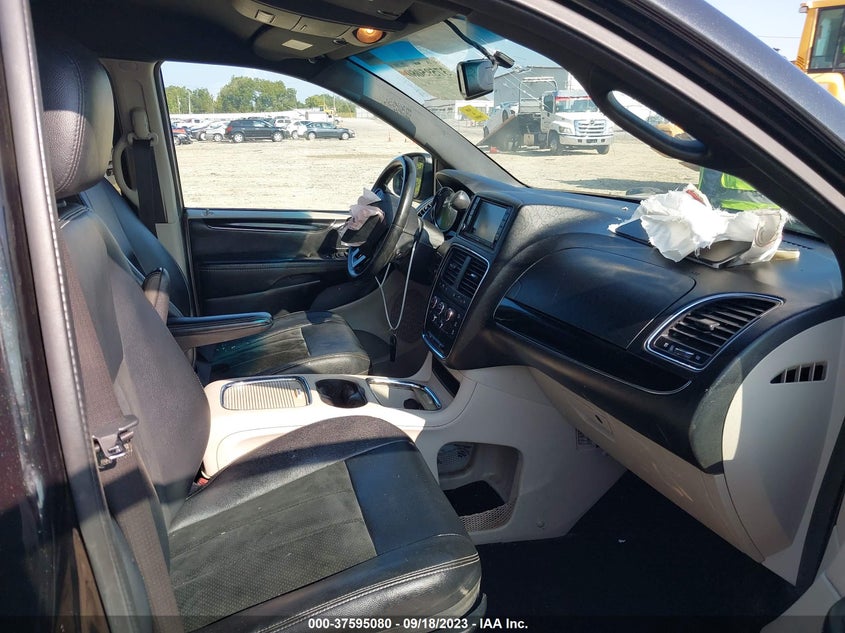 VIN 2C4RDGCG8HR790789 2017 DODGE GRAND CARAVAN SXT