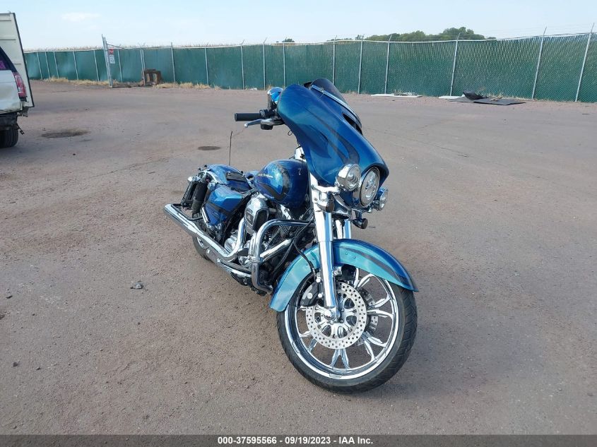 2014 HARLEY-DAVIDSON FLHX STREET GLIDE - 1HD1KBM12EB647801