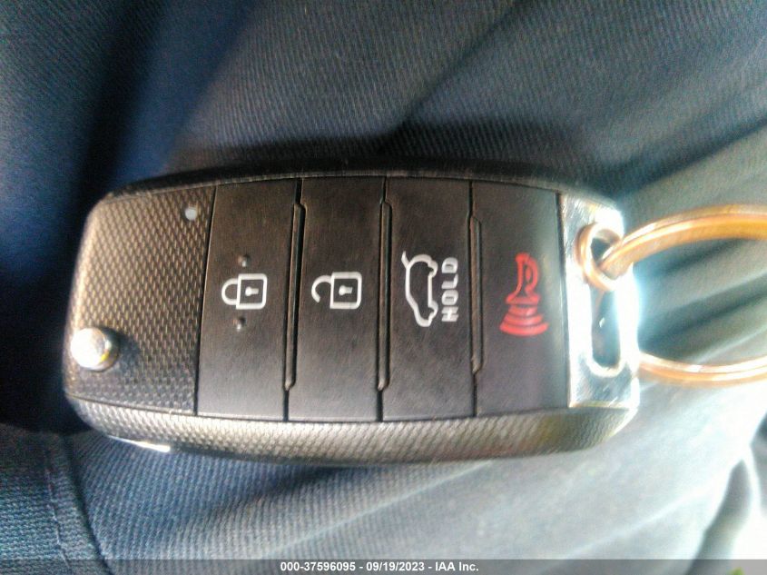 2015 KIA SOUL + - KNDJP3A51F7125634