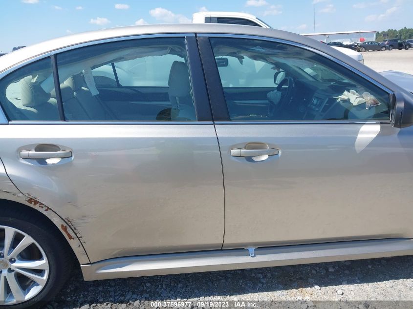 2014 SUBARU LEGACY 2.5I - 4S3BMBA69E3019521