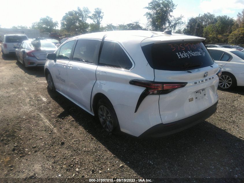 2022 TOYOTA SIENNA LE - 5TDKRKEC2NS101591