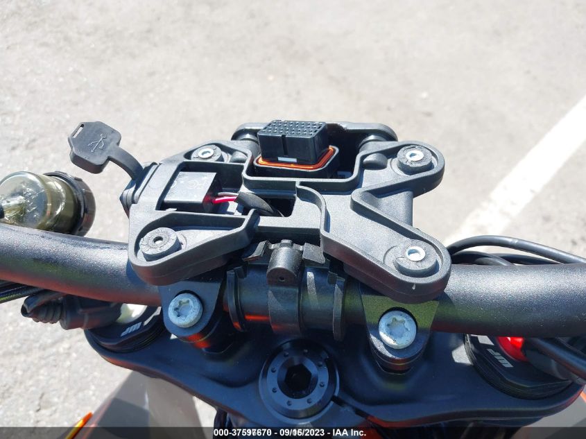 2022 KTM 1290 SUPER DUKE R VBKV39404NM956740