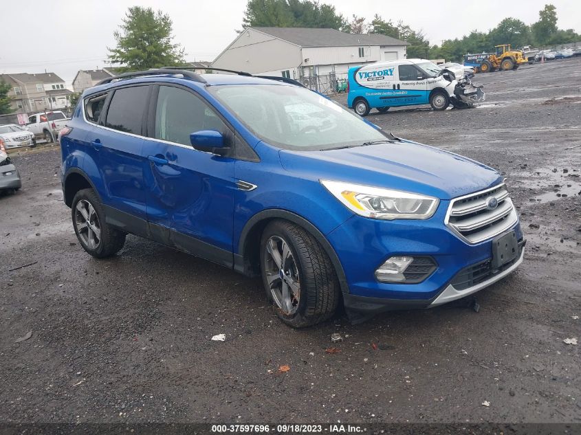 2017 FORD ESCAPE SE - 1FMCU9G98HUA73871