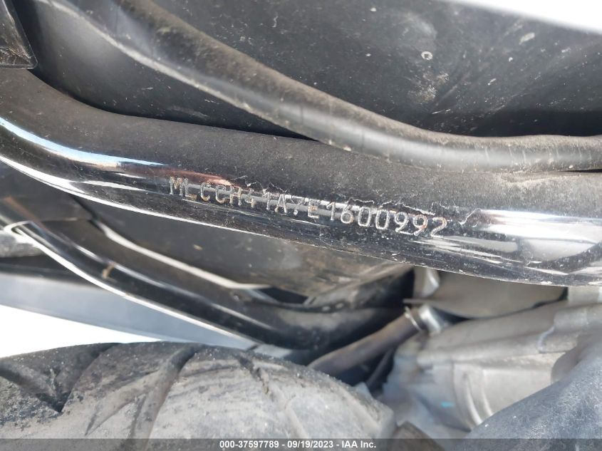 2014 SUZUKI UH200 MLCCH41A7E1600992
