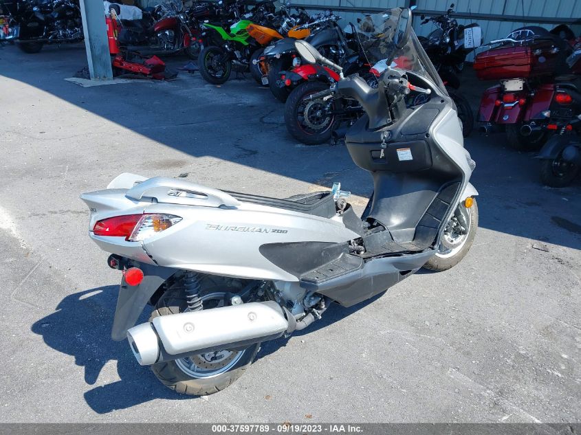 2014 SUZUKI UH200 MLCCH41A7E1600992