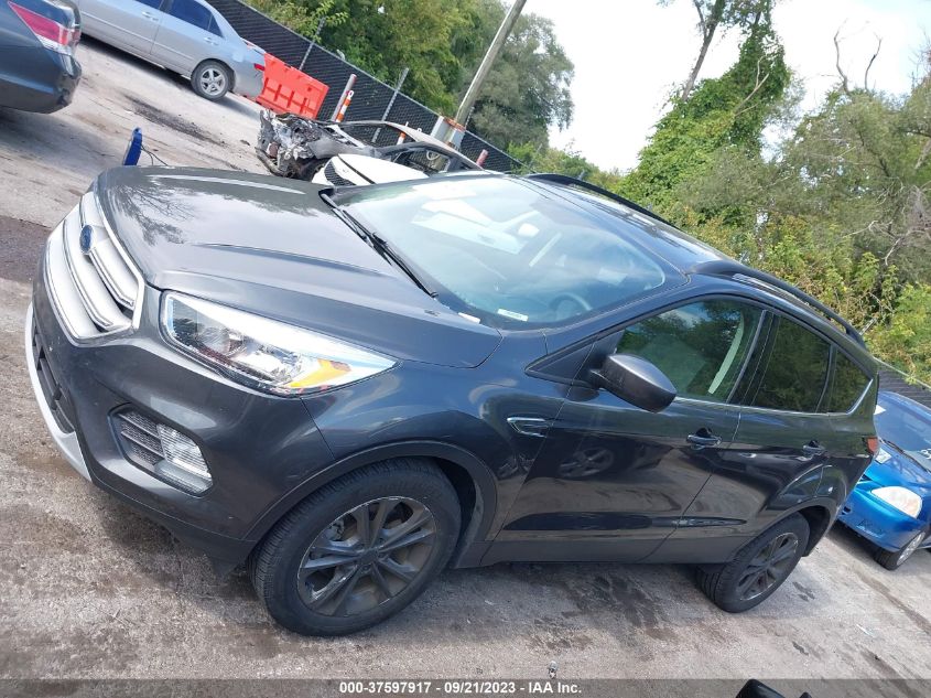 2018 FORD ESCAPE SE - 1FMCU0GD7JUD39192