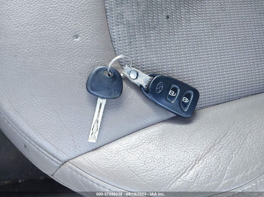 2014 HYUNDAI TUCSON SE - KM8JUCAG2EU865490