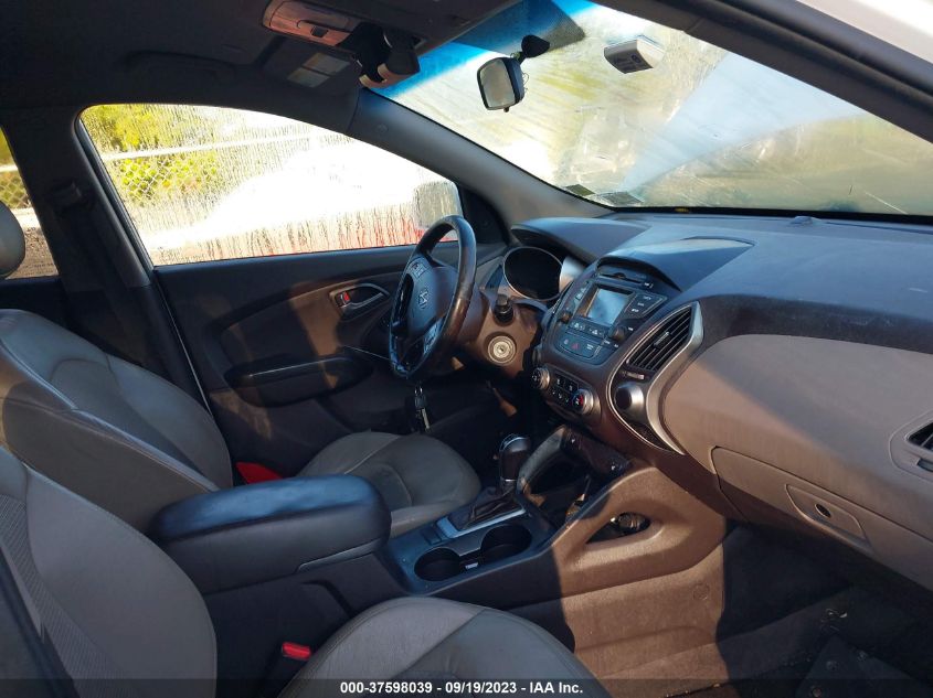 2014 HYUNDAI TUCSON SE - KM8JUCAG2EU865490