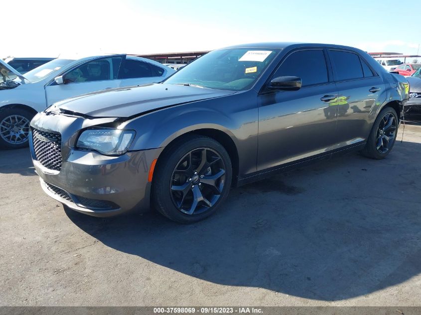 2C3CCAAGXMH613769 Chrysler 300 TOURING 2