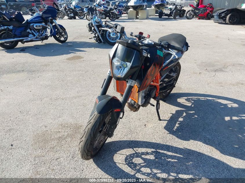2014 KTM 690 DUKE VBKLDT40XEM761193