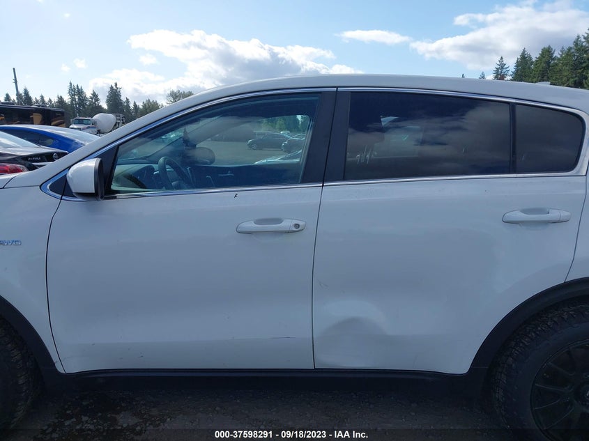 VIN KNDPMCAC1L7680001 2020 KIA SPORTAGE LX
